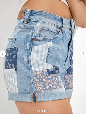American Eagle Patch Me Up Mom Jean Shorts - Size 8